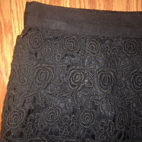 Elevenses Anthropologie Lace Rose Bud Pencil Skirt - Picture 6 of 9